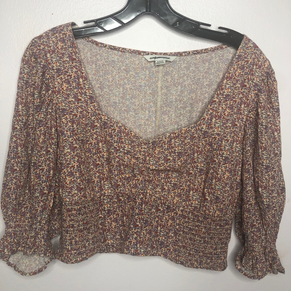 AE puffy sleeve crop top